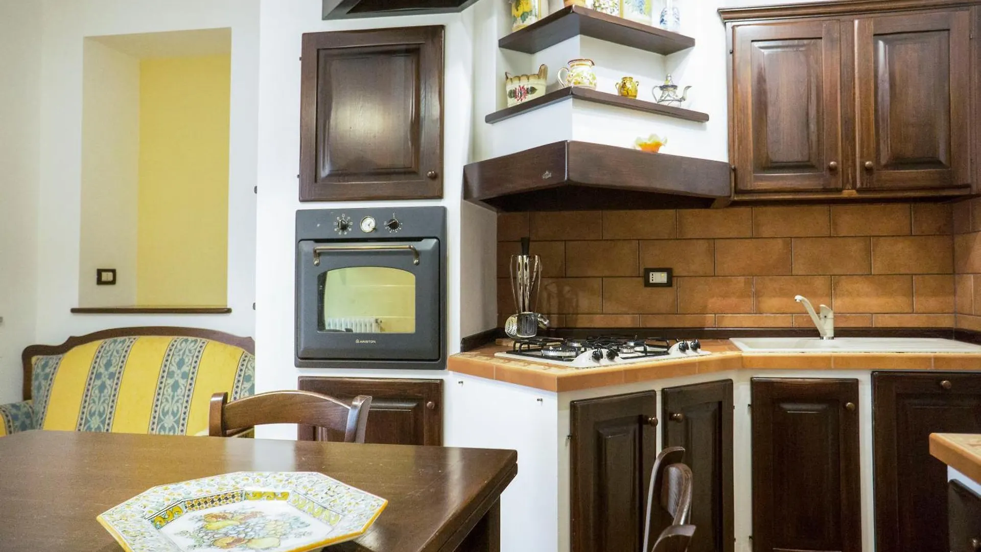 דירות Tina House - Il Cortile Nel Centro Storico Di טאורמינה 0*,